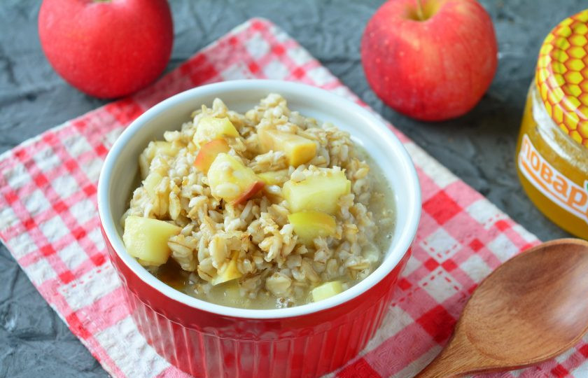 1. Этап. Овсяная каша с медом и яблоками: Приятного вам аппетита!