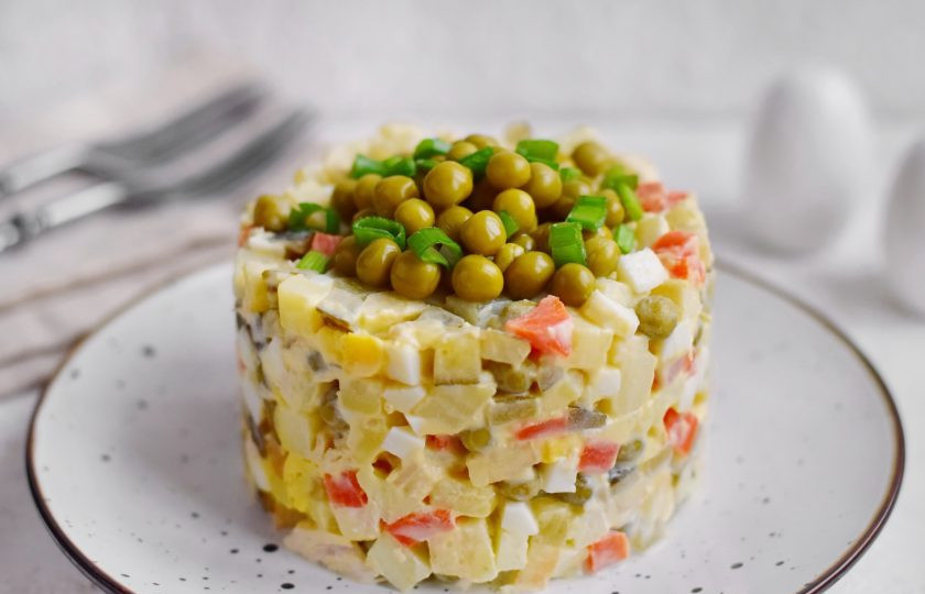 1. Этап. Салат Столичный с яблоком: Приятного аппетита!