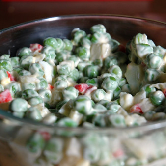 Салат из горошка и яиц