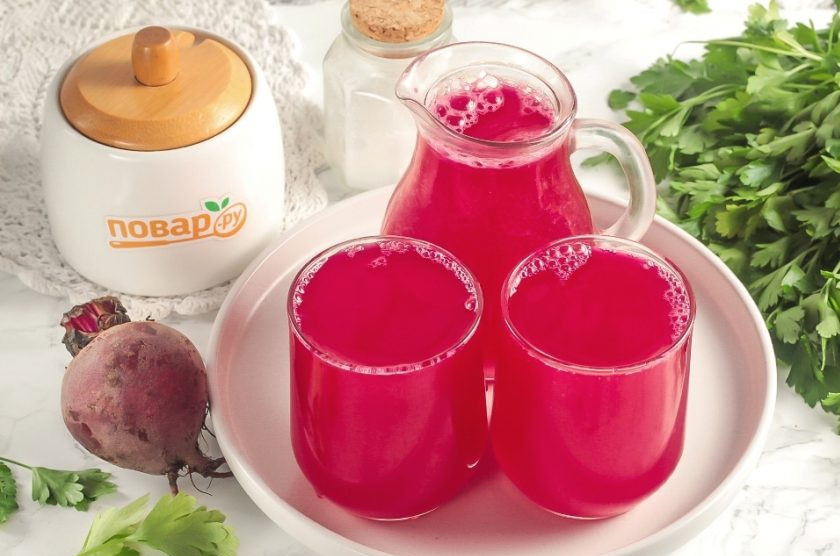 1. Этап. Свекольный квас На все случаи жизни: Разлейте квас в бутылки и охладите в холодильнике. Для подачи разлейте в стаканы или чашки. С каждым днем вкус напитка будет становиться чуть кислее.