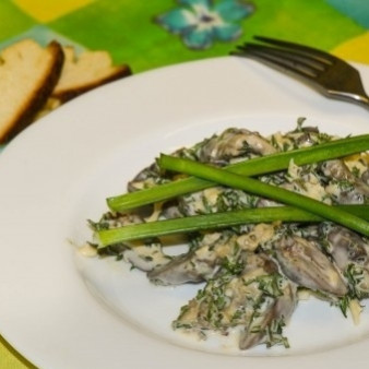 Салат с куриными сердечками