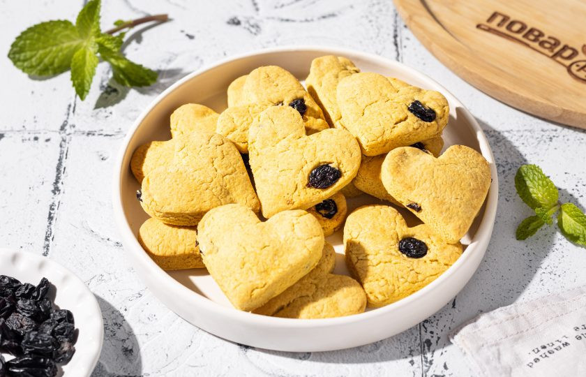 1. Этап. Печенье с изюмом из кукурузной муки: Печенье с изюмом из кукурузной муки готово, приятного вам аппетита!