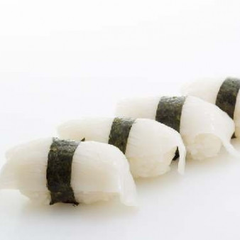 Нигири суши с кальмаром