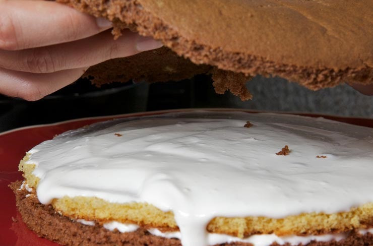 1. Этап. Торт для мужа: 22. Повторить процесс со всеми коржами.