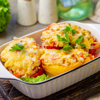 Перец фаршированный рисом и сыром