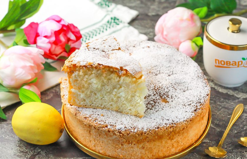 1. Этап. Бисквитный пирог с лимоном: Нарежьте пирог на кусочки и подайте к столу с горячим чаем, кофе, теплым молоком. Приятного вам аппетита!
