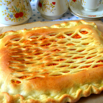 Дрожжевой пирог с морковью