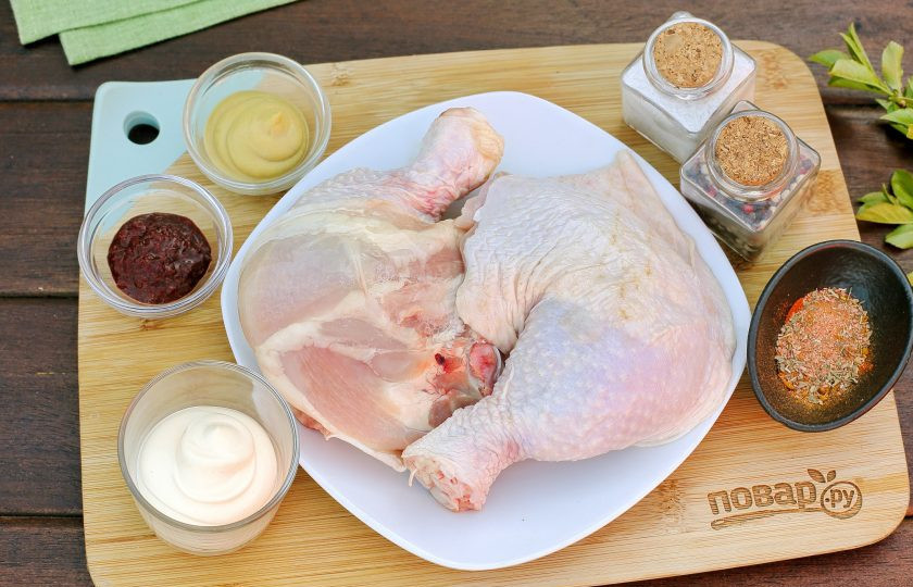 1. Этап. Куриные окорочка на мангале: Подготовьте все ингредиенты. Сегодня будем готовить окорочка, но на основе этого маринада можно приготовить аналогично голень или крылья.