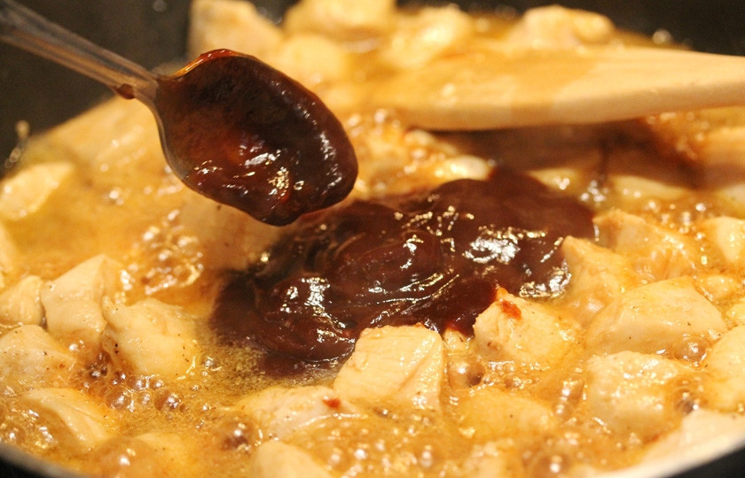 1. Этап. Курица по-японски: Теперь соус барбекю.