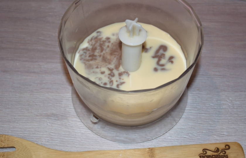 1. Этап. Бейлиз шоколадный: Добавьте шоколадно-молочный напиток 