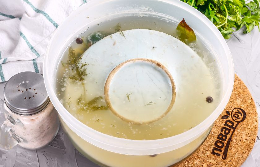 1. Этап. Соленые огурцы по ГОСТу: Как только это произойдет, соленые огурцы будут полностью готовы!