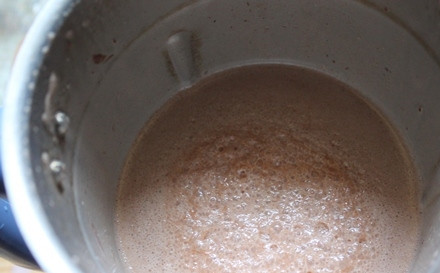 1. Этап. Милкшейк с Нутеллой: 6. Взбейте все.