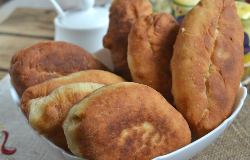 1. Этап. Пирожки с луком на кефире: Пирожки готовы. Приятного аппетита!