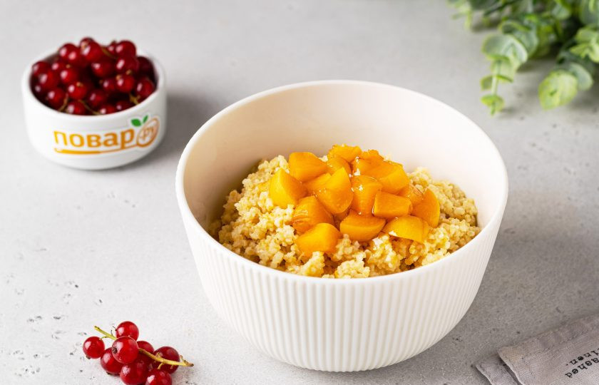 1. Этап. Пшеничная каша на воде: Подавать кашу можно со свежими ягодами и фруктами. Пшеничная каша на воде готова, приятного вам аппетита!