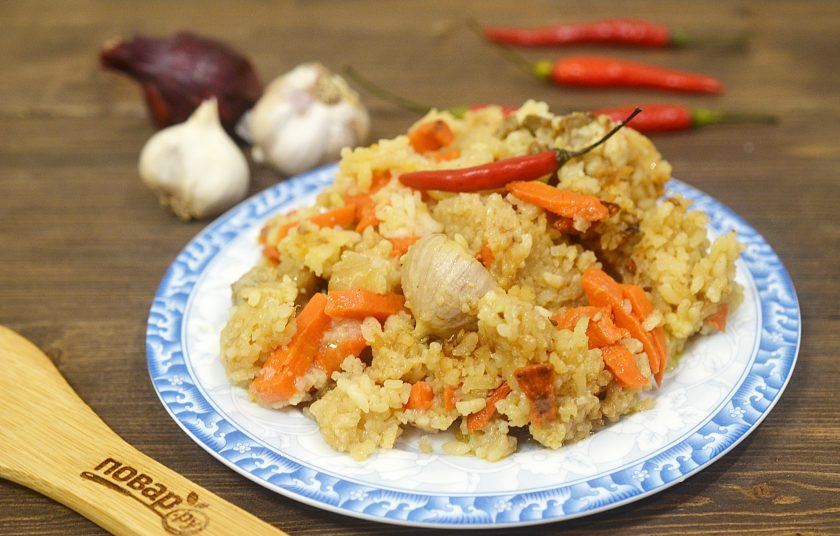 1. Этап. Плов по-хорезмски: 12. Доведите до кипения, затем накройте крышкой и уменьшите огонь. Доведите до готовности. Приятного аппетита!