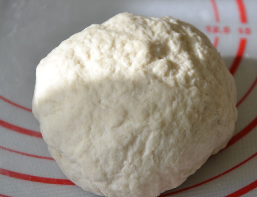 1. Этап. Хворост на пиве: Замесите тесто.