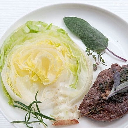 1. Этап. Телятина на гриле с травами: Подаем немедленно с любимым гарниром - хорошо подойдут маринованный лук, артишоки, капуста, рис. Приятного аппетита!