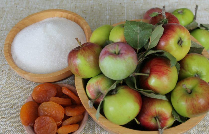 1. Этап. Варенье из яблок с курагой: Подготовим ингредиенты.