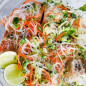 Вьетнамский салат с лапшой
