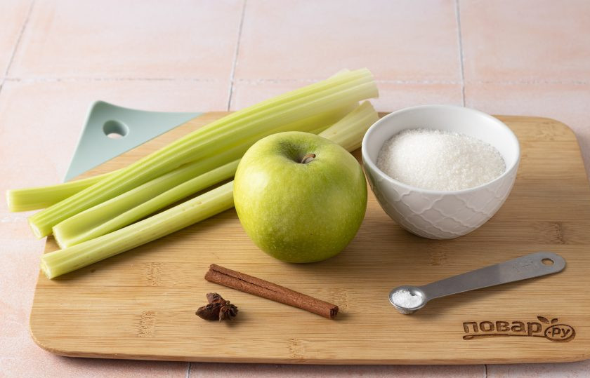 1. Этап. Варенье из сельдерея: Подготовьте все ингредиенты.