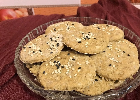 1. Этап. Быстрое галетное печенье с отрубями: 8. Дайте печенью остыть и готово! Такие галеты-печенья отлично подходят для быстрого перекуса или в качестве дополнения к супу.