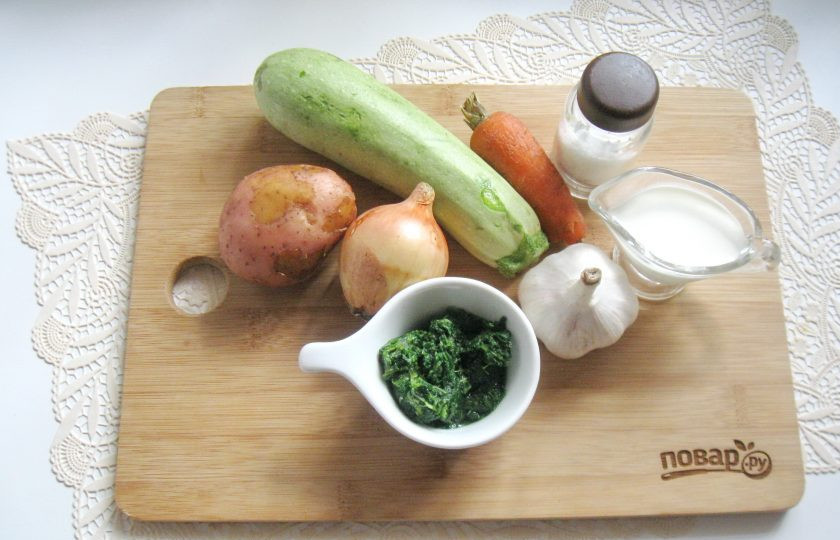 1. Этап. Суп-пюре из кабачков со сливками: Подготовьте ингредиенты для супа-пюре.