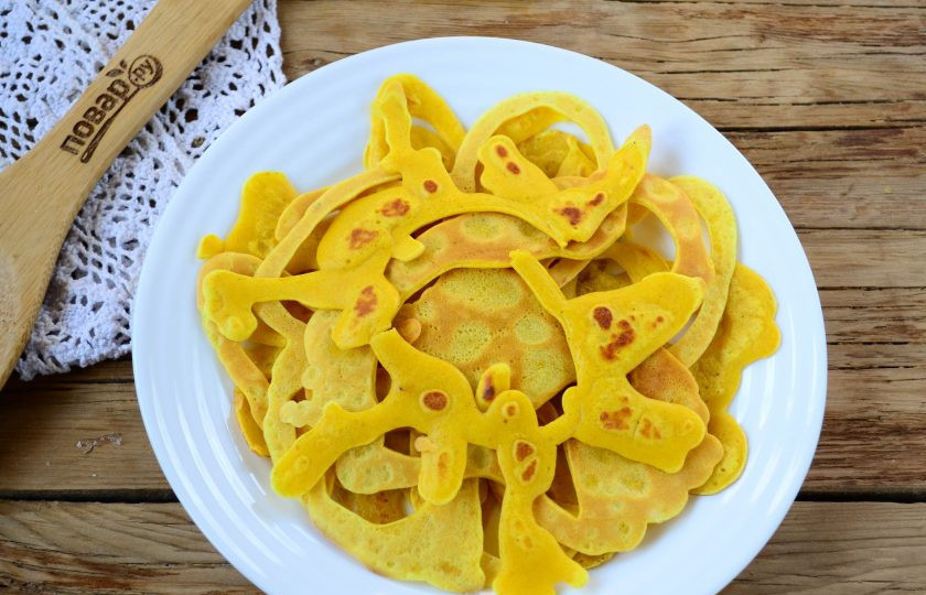 1. Этап. Малазийские кружевные блины Роти Джала: Ажурные блины готовы. Из всего количества теста их получилось достаточно много, поскольку они кружевные.