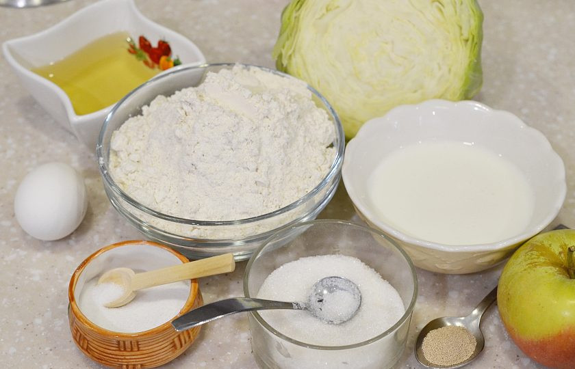 1. Этап. Пирожки жареные во фритюре: Подготовьте все ингредиенты.