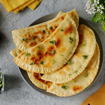 Кутабы с творогом и зеленью