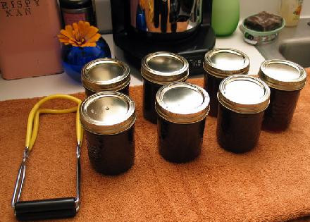 1. Этап. Виноградное желе: После остывания достаем банки.