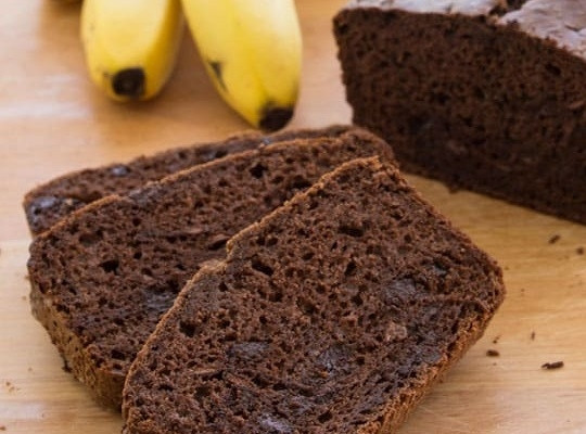 1. Этап. Шоколадно-банановый кекс: 4. Остудите банановый кекс, достав его из духовки, затем выньте его в теплом виде из формы, дайте полностью остыть и подавайте к столу!