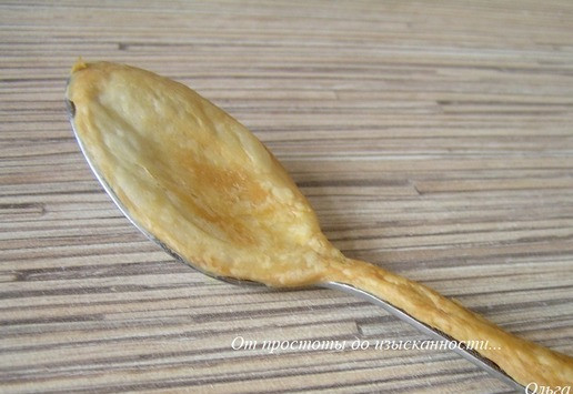 1. Этап. Вкусные ложки со свеклой и авокадо: Выпекайте при 220*С около 12-15 минут. Осторожно снимите верхнюю ложку.