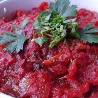 Свекла с помидорами