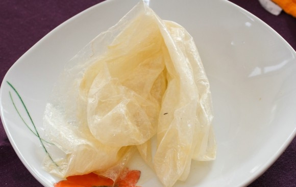 1. Этап. Итальянская домашняя салями: Оболочку для колбасы пропарьте пару минут.