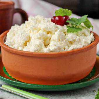 Вкусный домашний творог из молока и сметаны