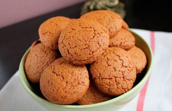 1. Stage. Classic oatmeal cookies: Cool and serve cookies.