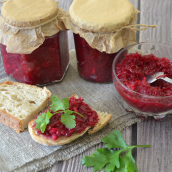 Свекла с хреном и чесноком