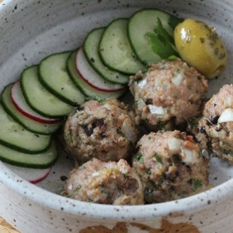 Шарики из индейки с грибами и оливками