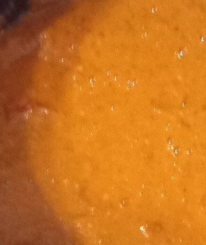 1. Этап. Расам, или томатно-чесночный суп: Для того, чтобы сделать малазийскую пасту kari, в отдельную ёмкость положите зиру, чеснок, помидоры, семена черного перца, перец красный жгучий и 100 мл холодной воды. Пробить блендером до однородности.