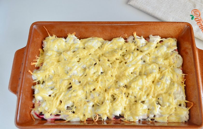 1. Этап. Свекла под сырной корочкой с майонезом: 10. Свекла под сырной корочкой с майонезом готова! Угощайтесь!