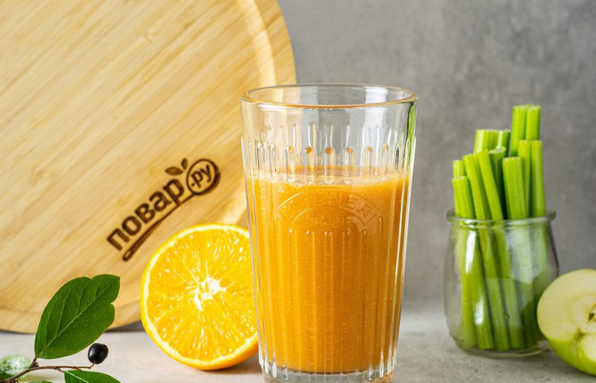 1. Этап. Смузи из сельдерея, яблока и апельсина: Смузи из сельдерея, яблока и апельсина готов!