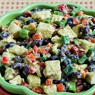 Салат с бобами и курицей