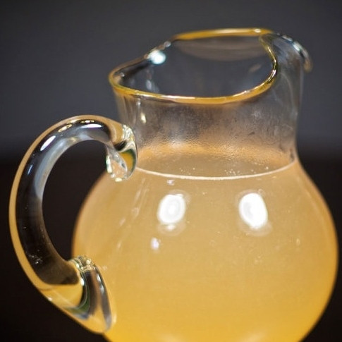 1. Этап. Компот из ревеня: Разливаем по кувшинам - и все, компот из ревеня готов! ;)