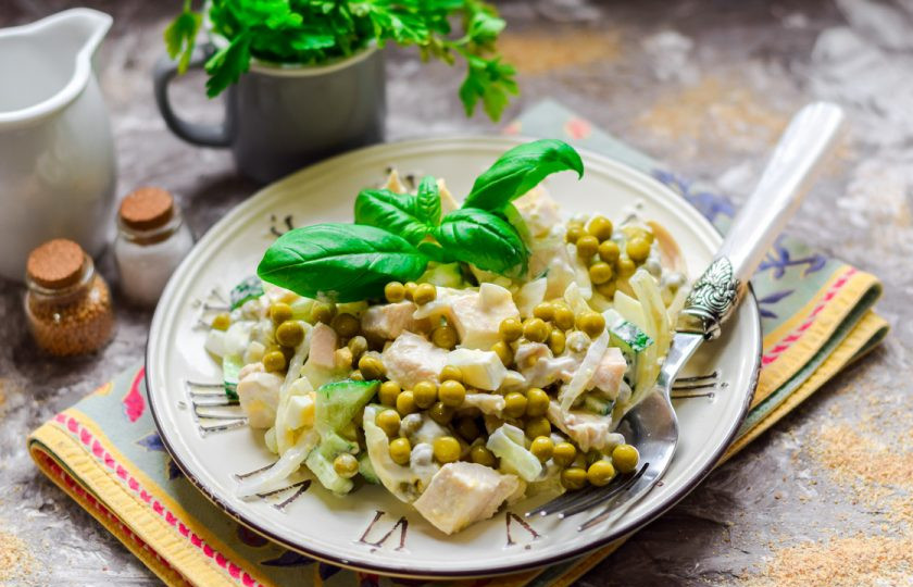 1. Этап. Салат с огурцом и горошком: Приятного аппетита!