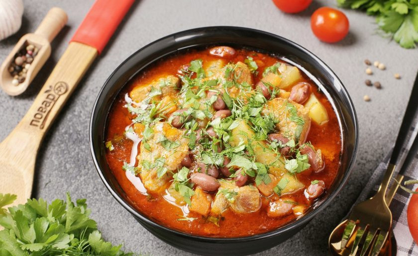 1. Этап. Картошка тушёная со свининой и фасолью: Приятного аппетита!