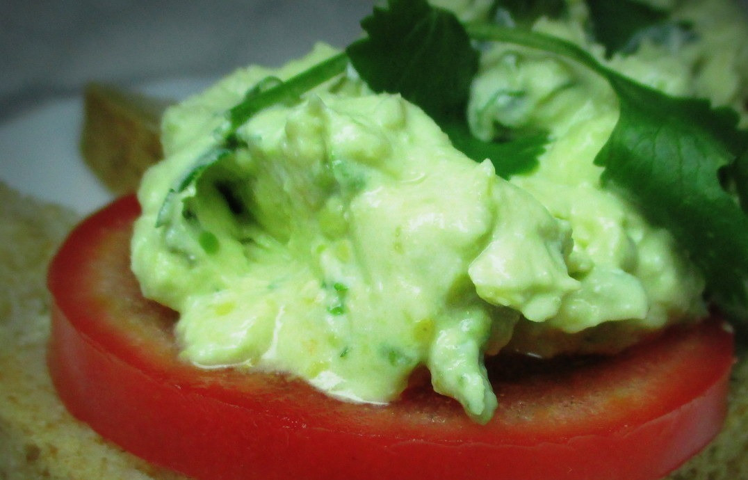 1. Stage. Curd and lemon avocado sandwiches: Eat at once, so that the tomato does not soak the bread)) Bon appetit!