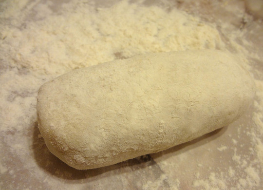 1. Этап. Зразы на сковороде: Заклеиваем края и формируем пирожок.