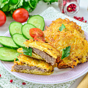 Свиные отбивные в картофельном кляре на сковороде