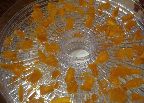 1. Этап. Тыквенные цукаты: И сушим до нужной вам степени. Можно до 