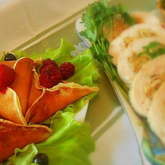 Блинчики с грибами и сыром